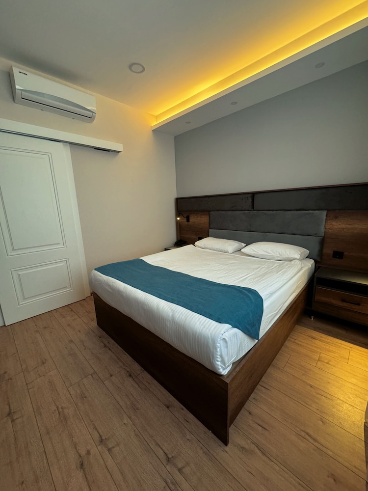 Expo Garden Hotel 7/50