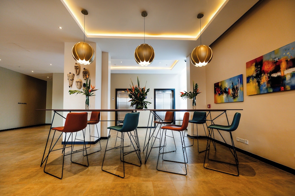 Trademark Suites at Enaki Town 37/60