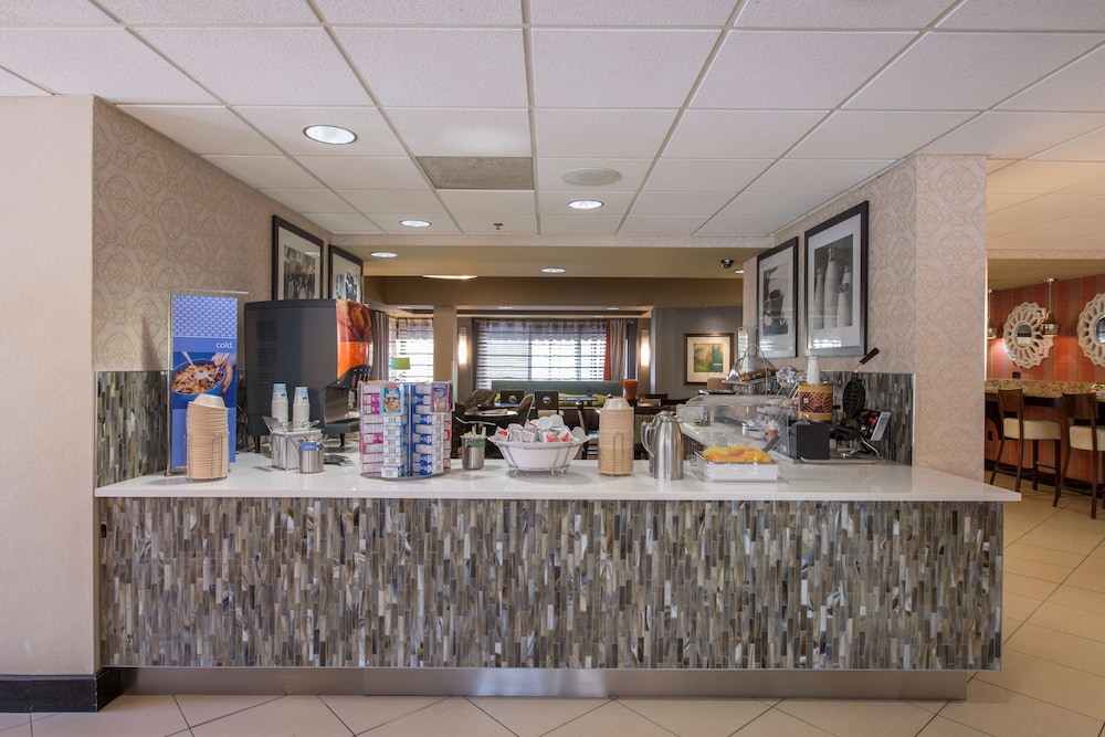 Hampton Inn Atlanta Newnan 10/69