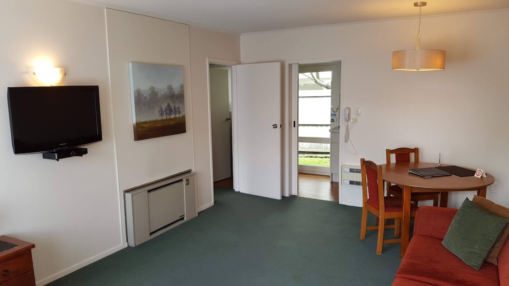Aalton Motel 53/69