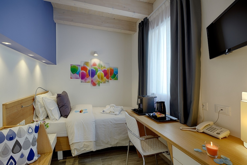 Hospitality Hotel 43/57