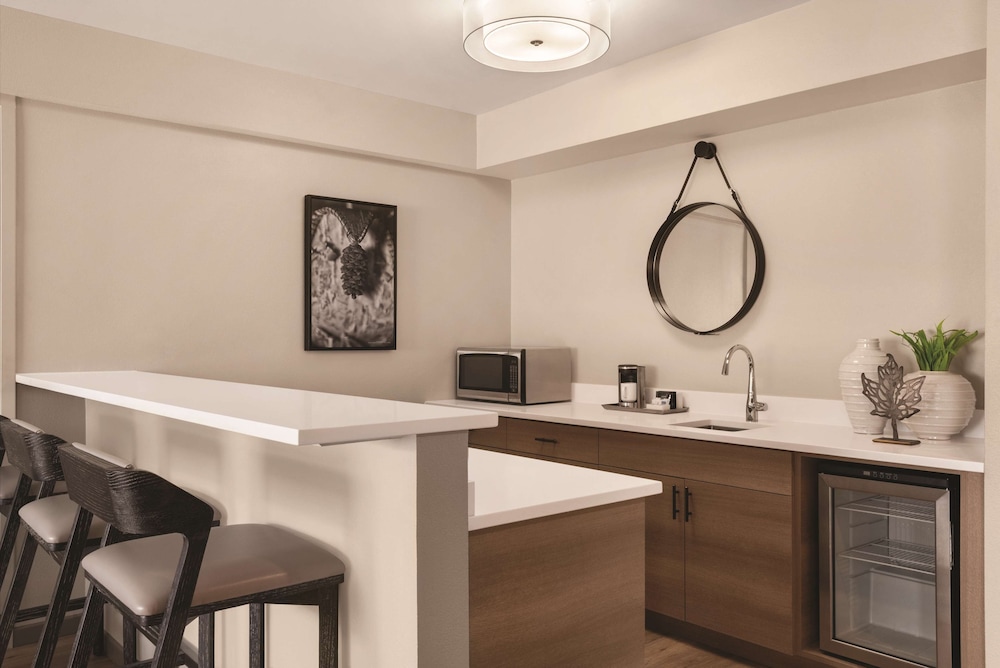 Oneida Casino Hotel 46/60