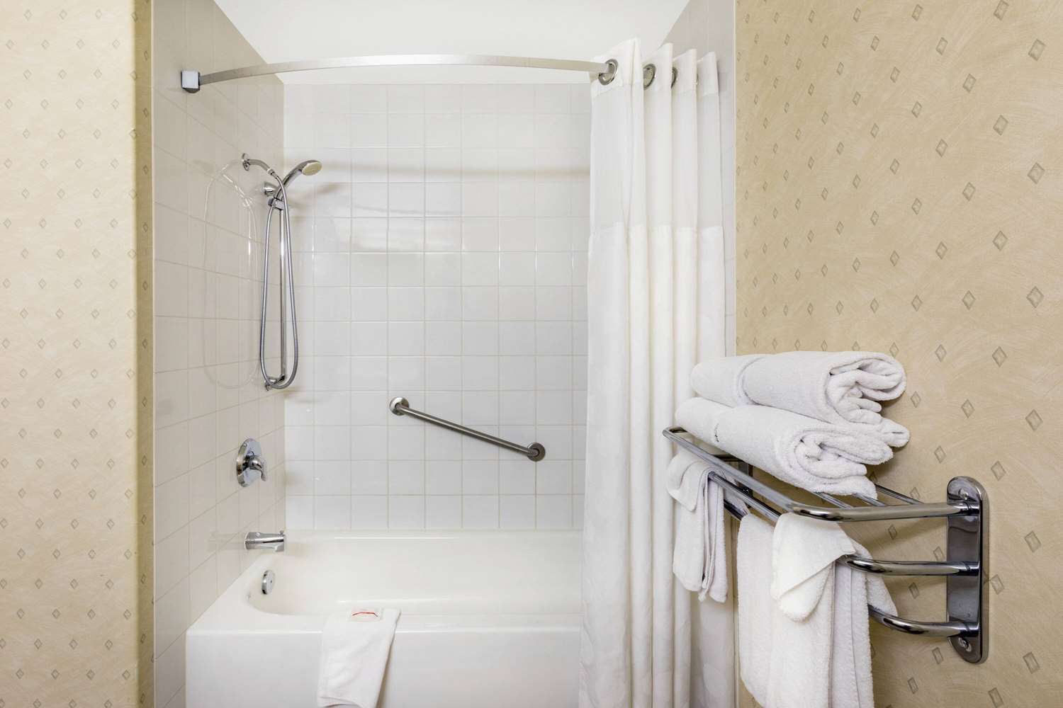 Ramada Clairmont/Grande Prairie 15/17