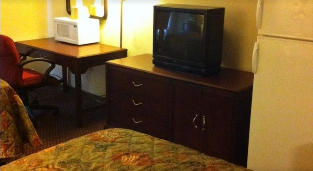 Budget Inn Express 10/16