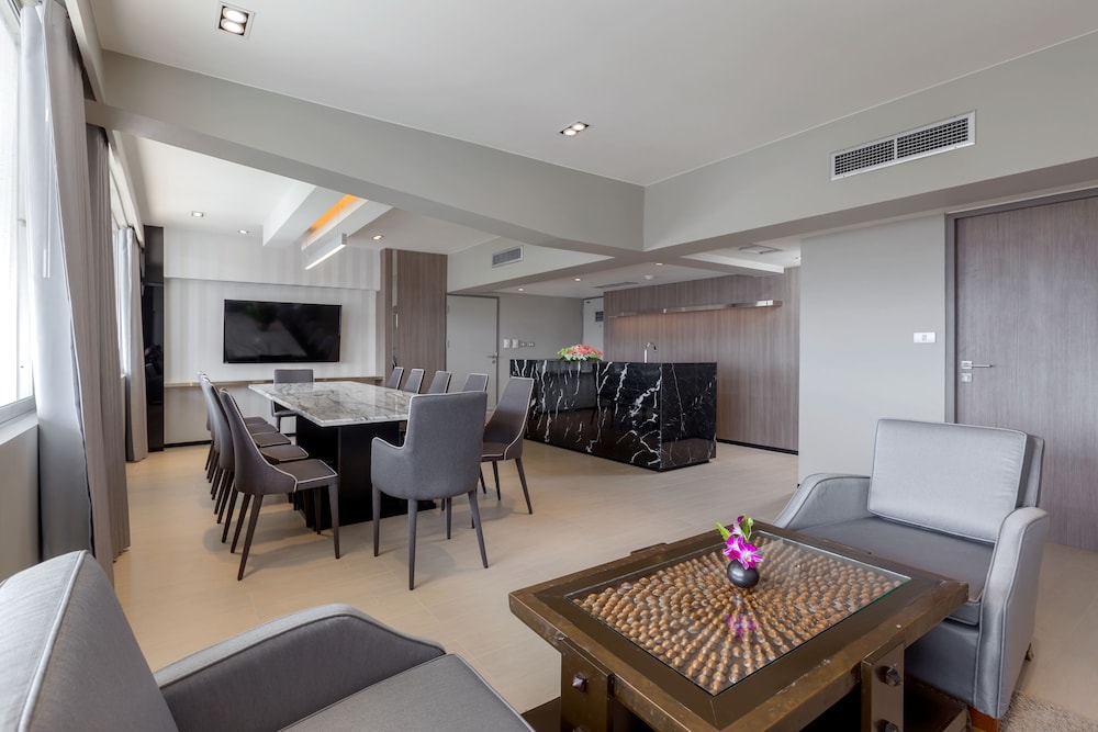 Pearl Hotel Phuket 54/64