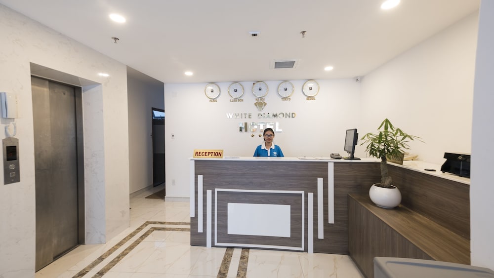 White Diamond Hotel - Airport 10/50