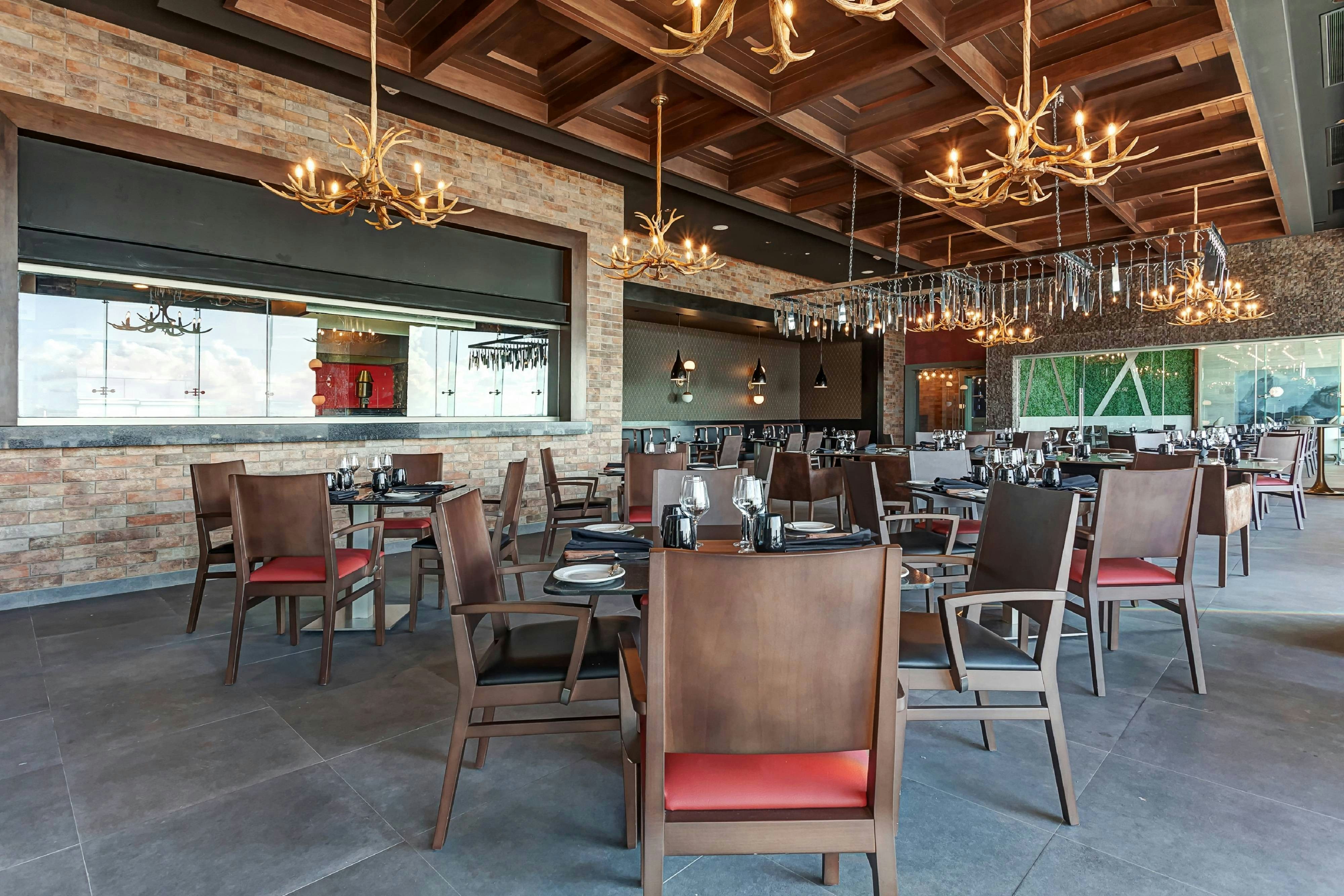 Royalton CHIC Cancun, An Autograph Collection (ex Royalton Cancun) 44/71