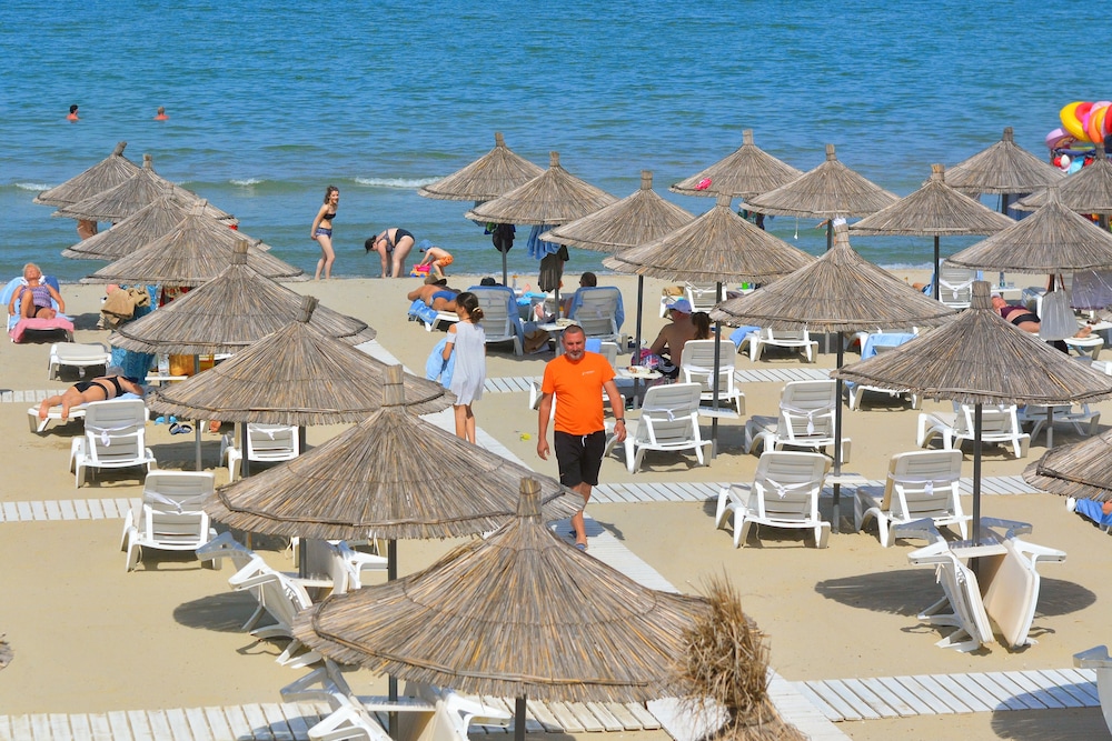 Sandy Beach Resort 52/74