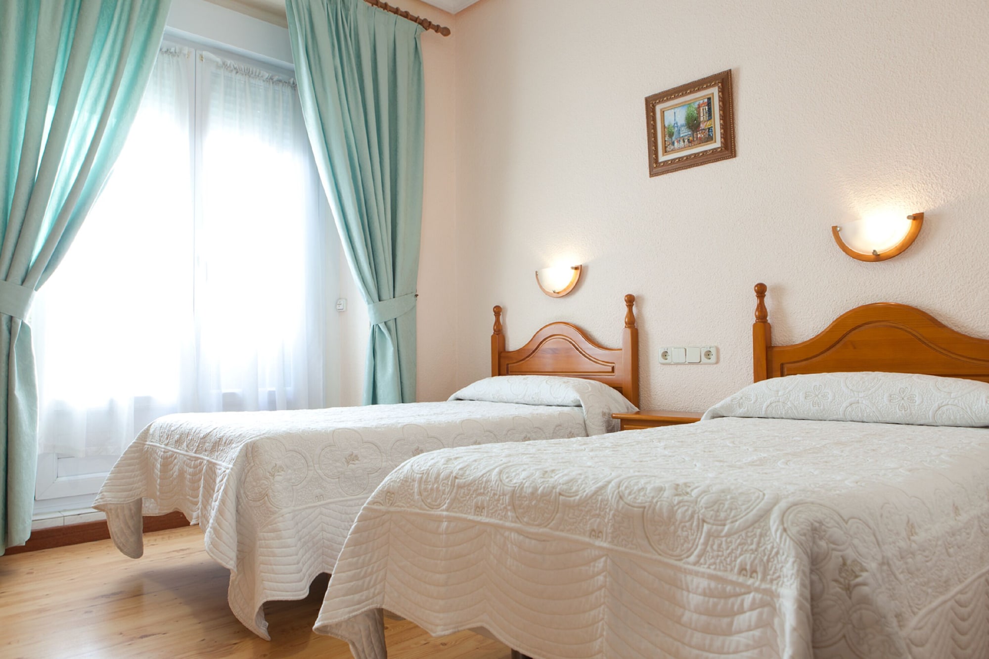 Room, Twin Beds, Hostal Zamora 2/4