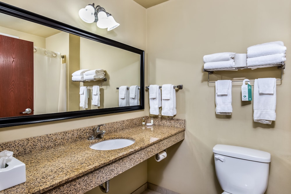 Cobblestone Inn & Suites -- Brillion, WI 20/40