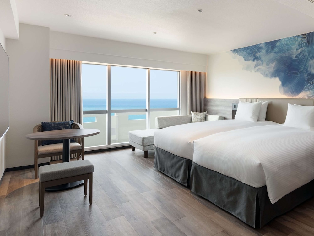 SUPERIOR, TWIN BEDS, HIGH FLOOR