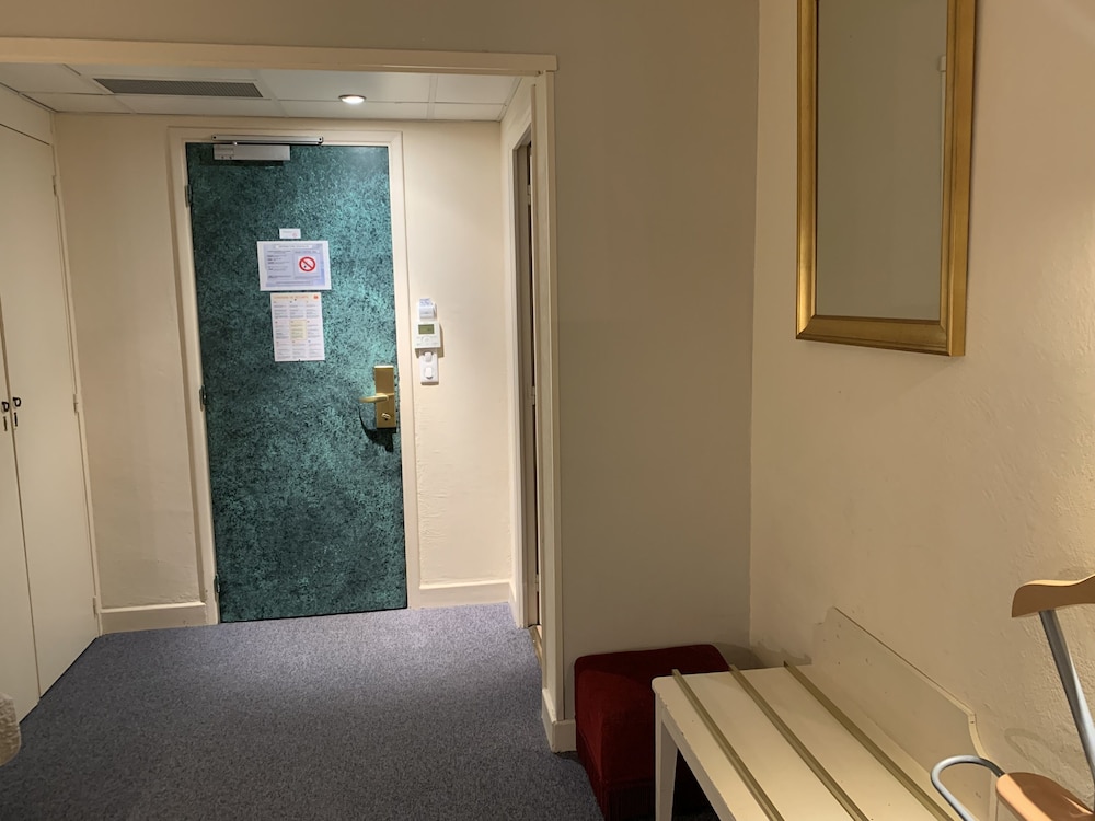 Hotel Chiffre 6/69