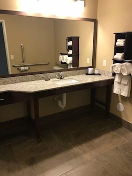 Grandstay Hotel And Suites Morris 52/52