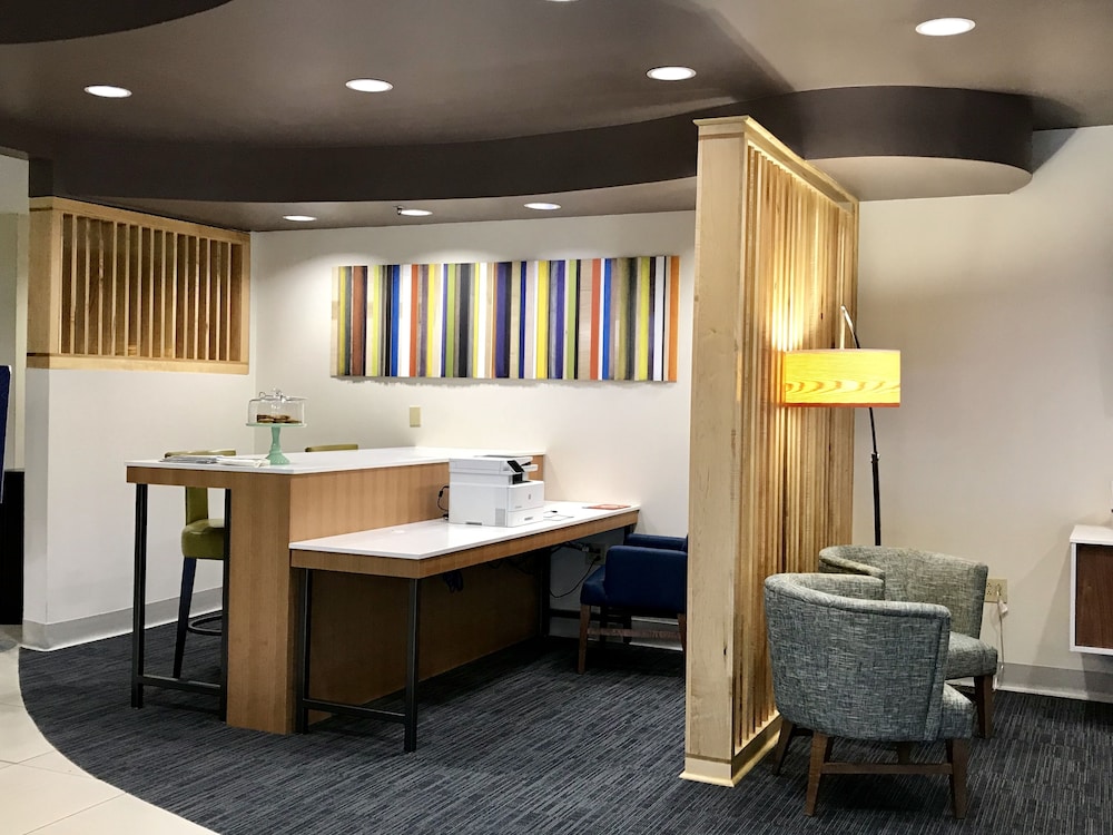 Holiday Inn Express And Suites Winona North 11/68
