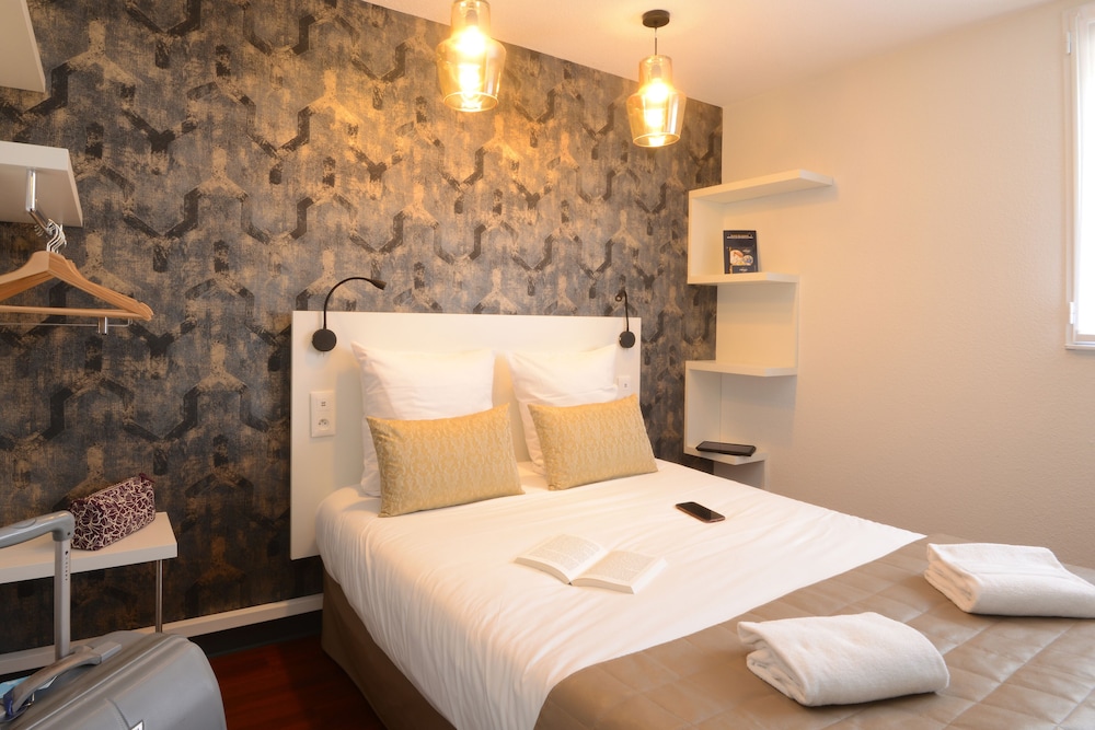RENOVATED, DOUBLE BED