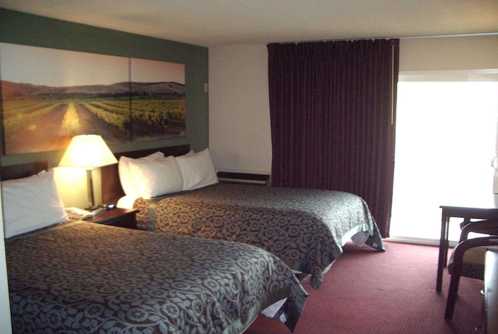 Days Inn by Wyndham Novato/San Francisco 11/50
