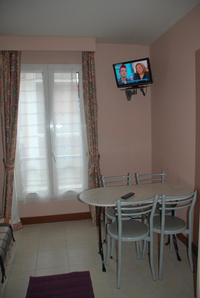 RESIDENCE DE LA TOUR 34/53