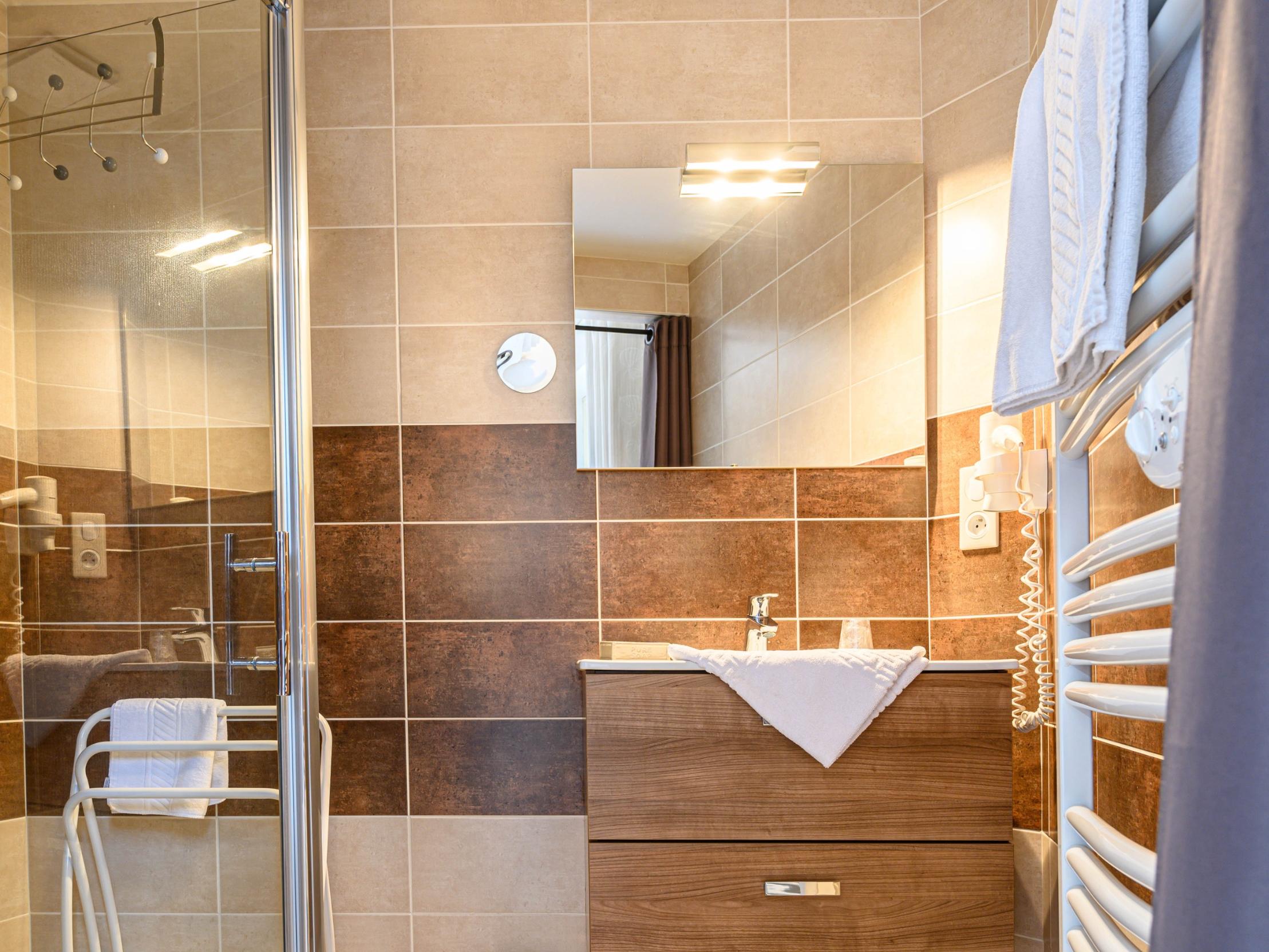 HOTEL LES COLLINES 13/15