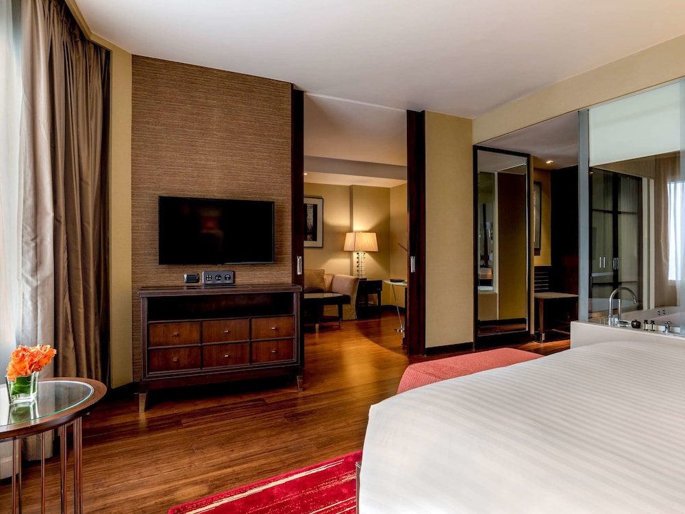 Hilton Bangkok Grande Asoke 8/59