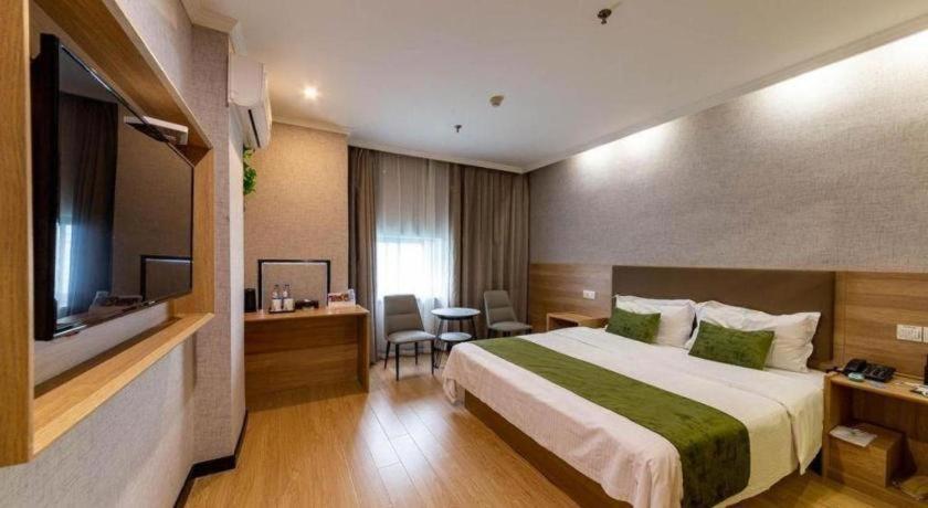 GreenTree Inn Jiangsu Suzhou Kunshan Beimen Road Express Hotel 28/50