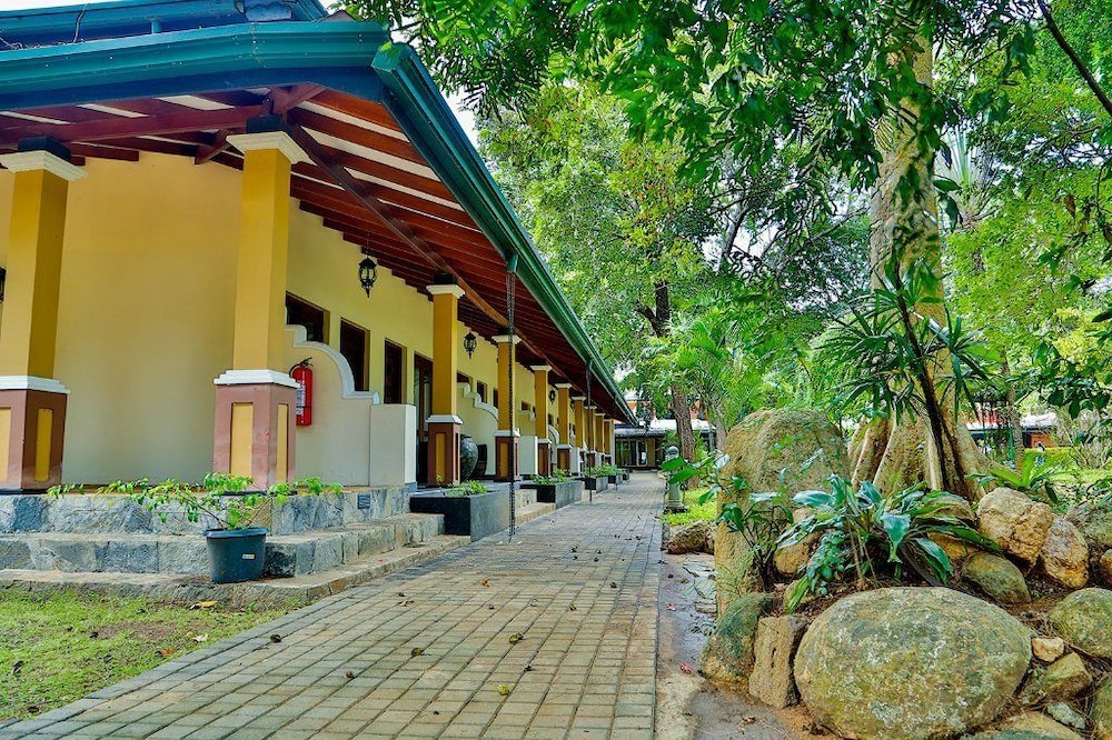 Miridiya Lake Resort 47/52