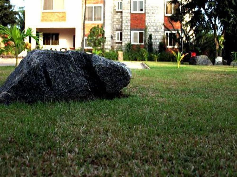 Calabash Green Executive Apartments 25/29