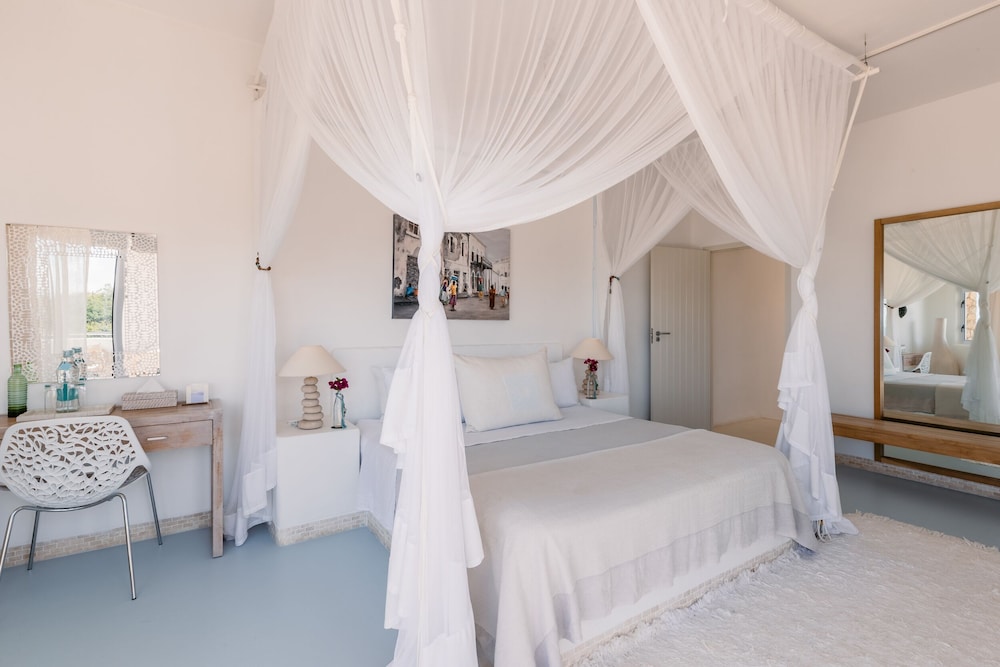 Santorini Mozambique 8/50