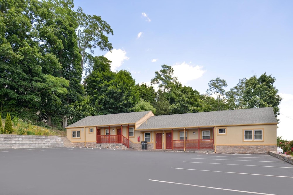 Golden Hill Inn Danbury 1/27