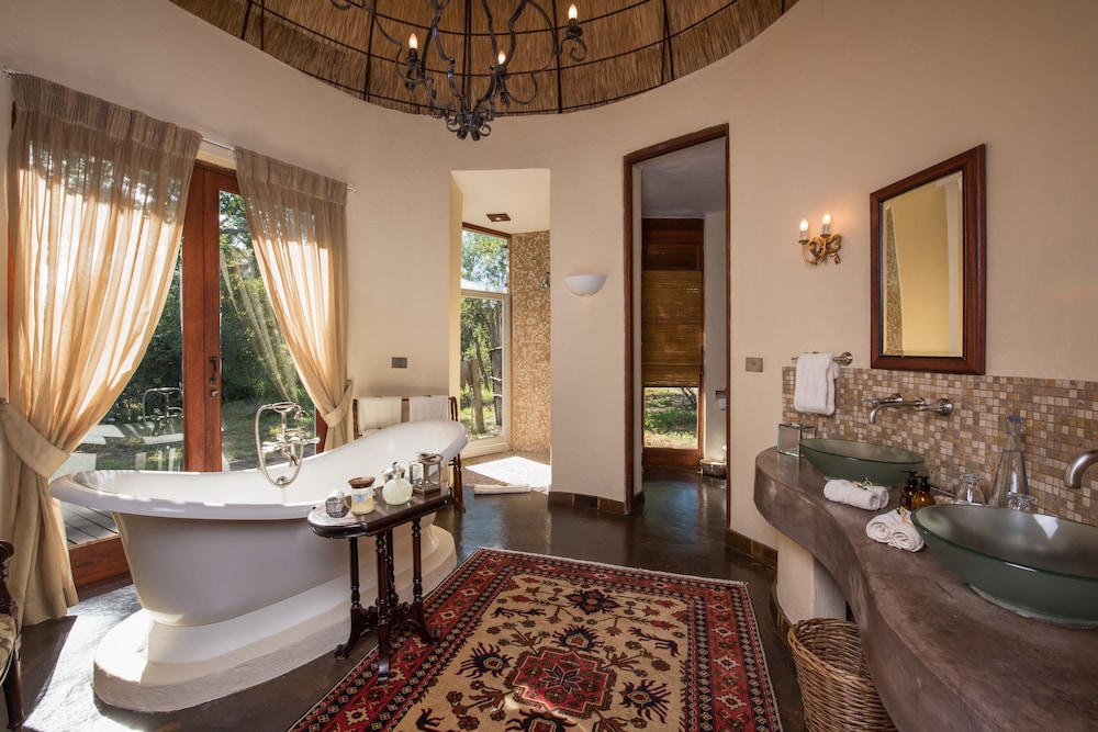 جناح رئاسي بأربعة أسرّة بغرفتي نوم بمسبح خاص، Tintswalo Safari Lodge 2/2