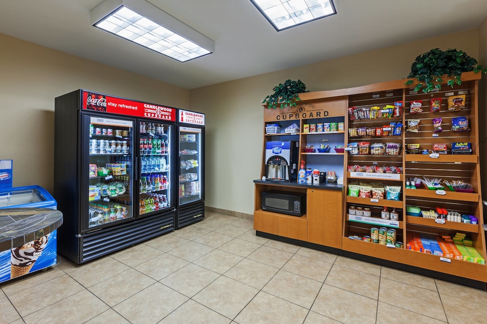 CANDLEWOOD SUITES BAYTOWN 42/58