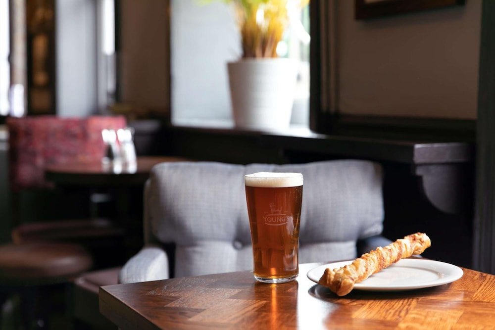 The Rose and Crown Wimbledon 26/50