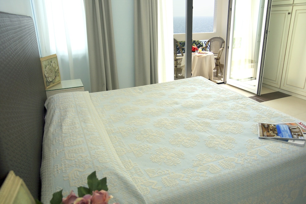 Abamar Hotel 12/39