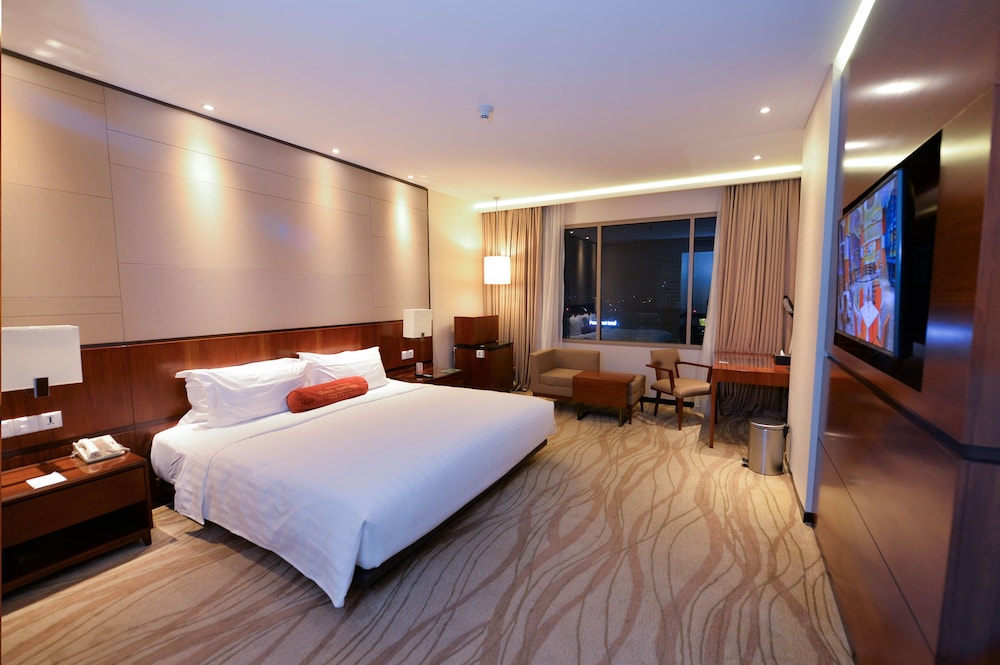 Gumaya Tower Hotel Semarang 32/73