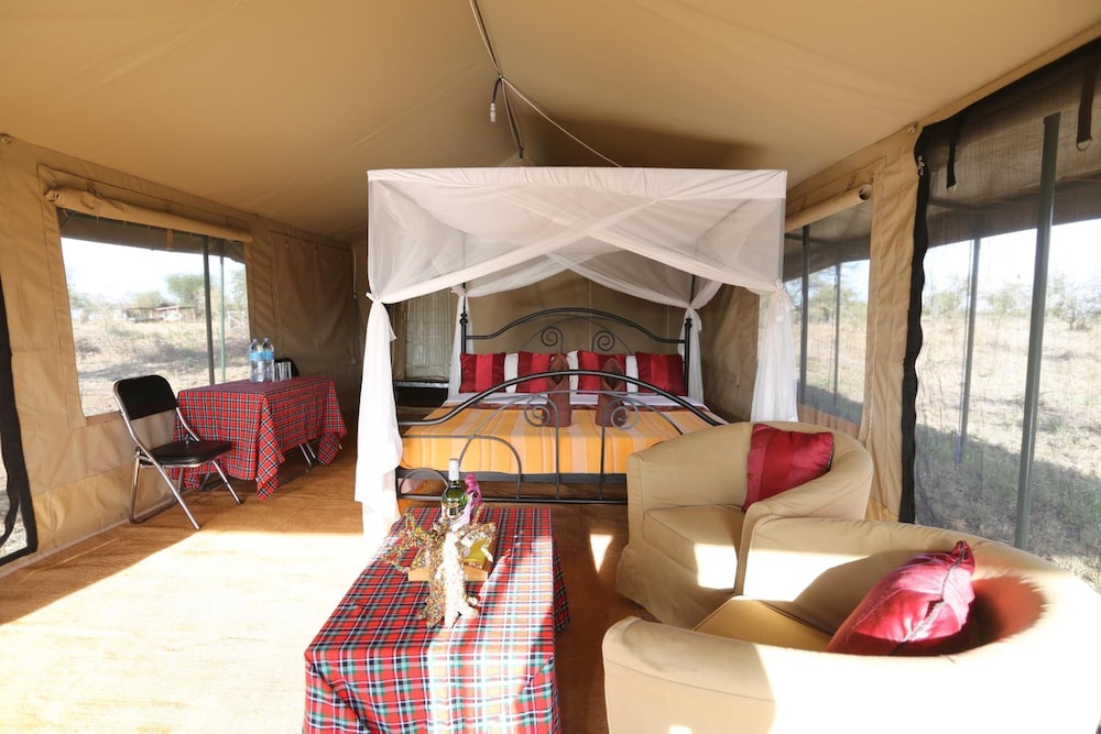 SERENGETI WILDEBEEST CAMP 38/55