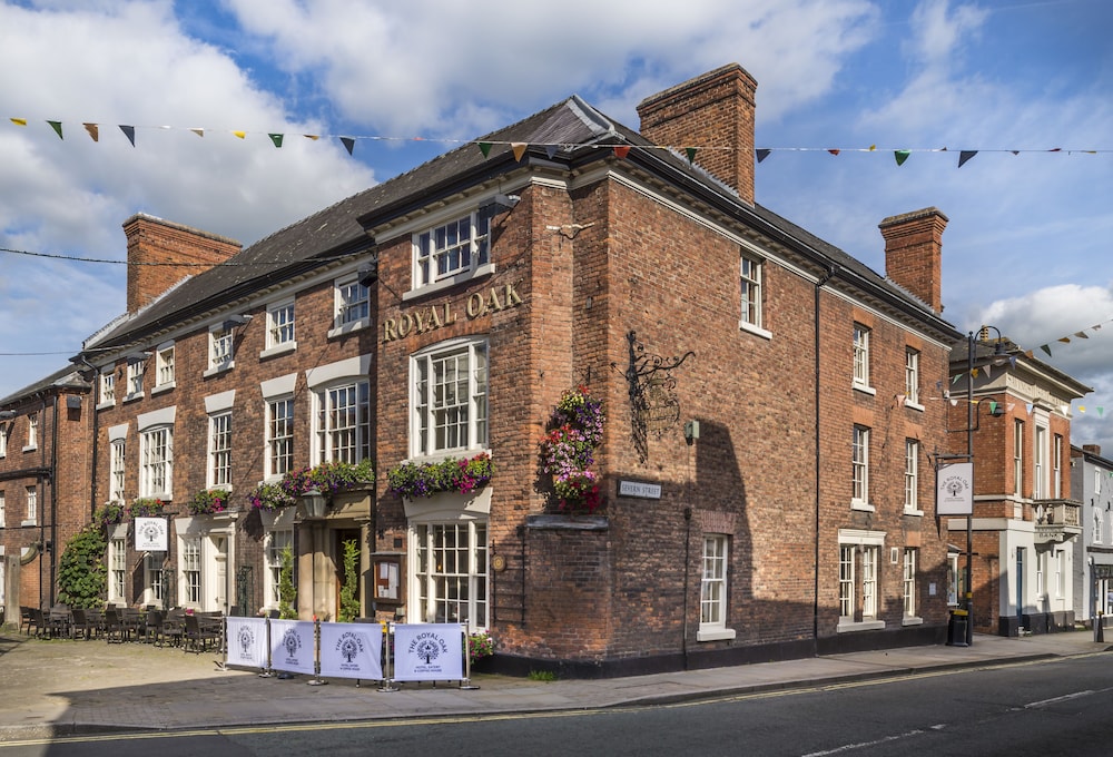 Royal Oak Hotel 2/47