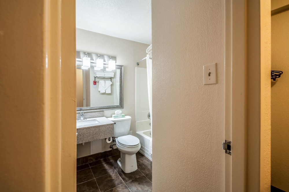 Econo Lodge Hagerstown 7/42