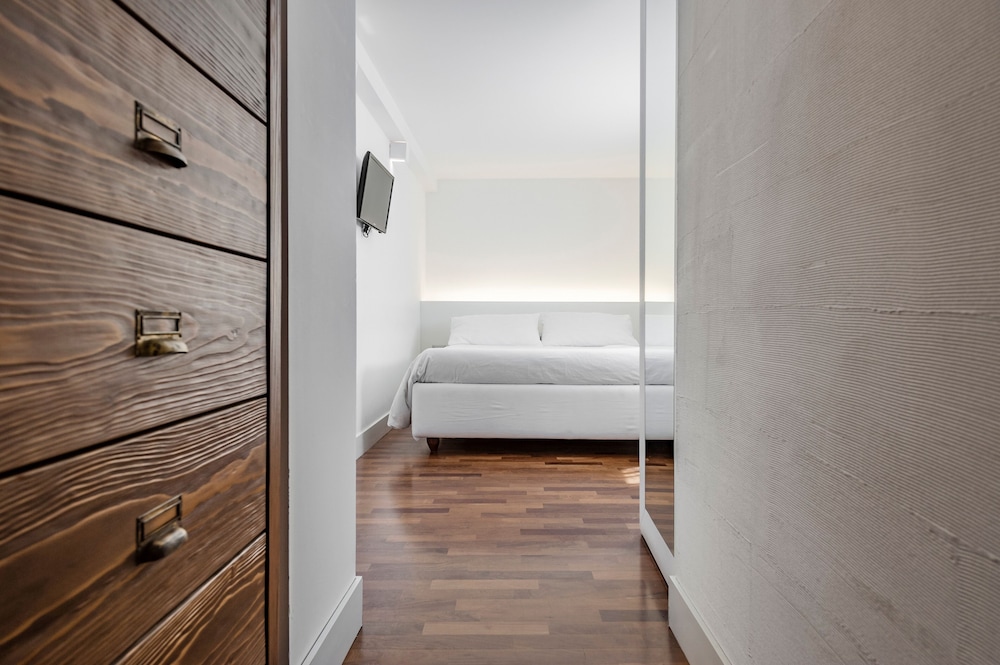 Ferrini Home 18/75