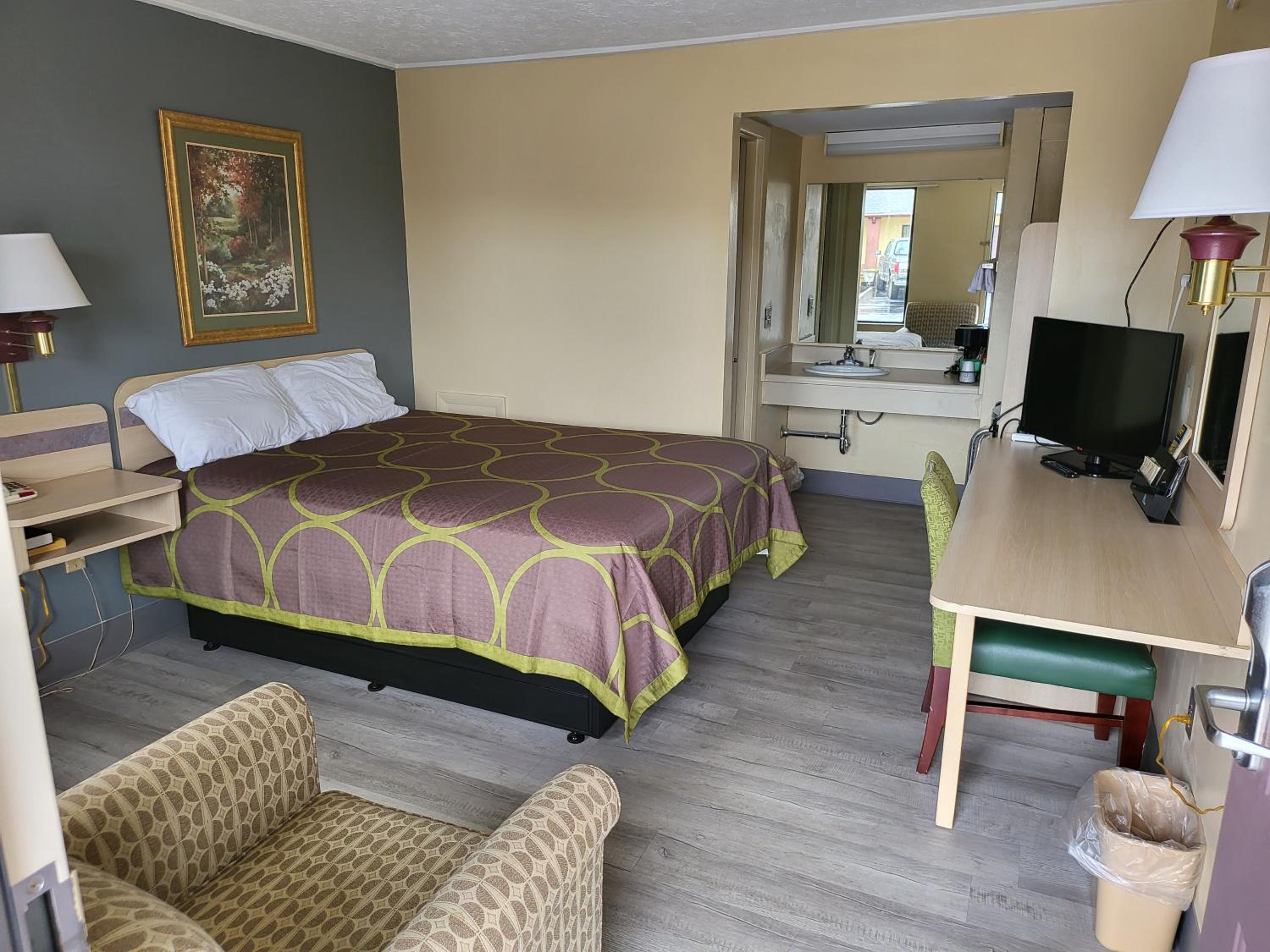غرفة بسرير كوين، Budget Host Inn 7/10