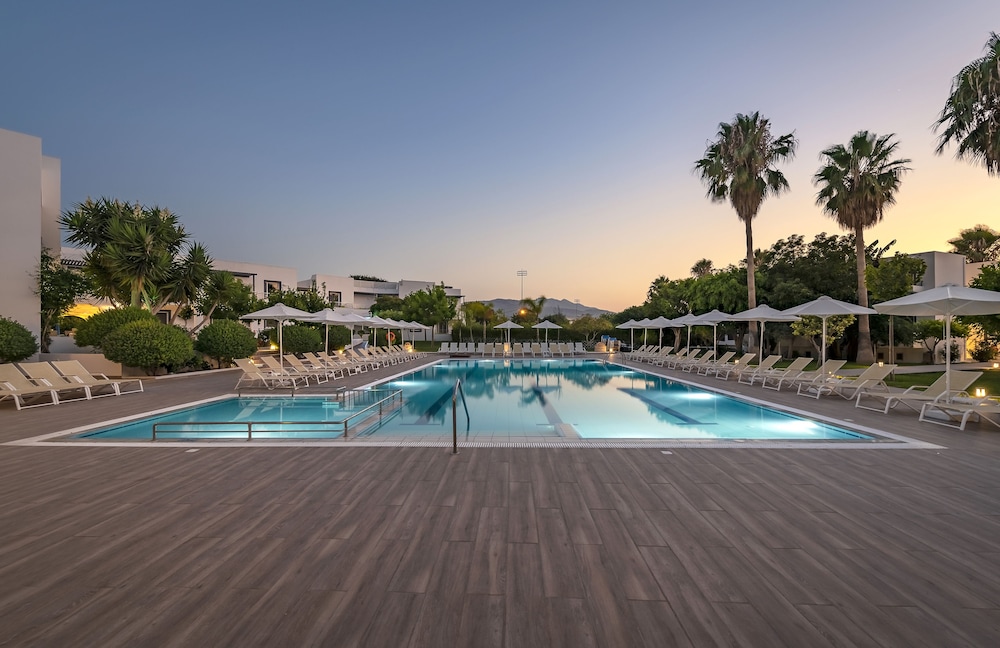 Alexandra Beach Hotel 31/37