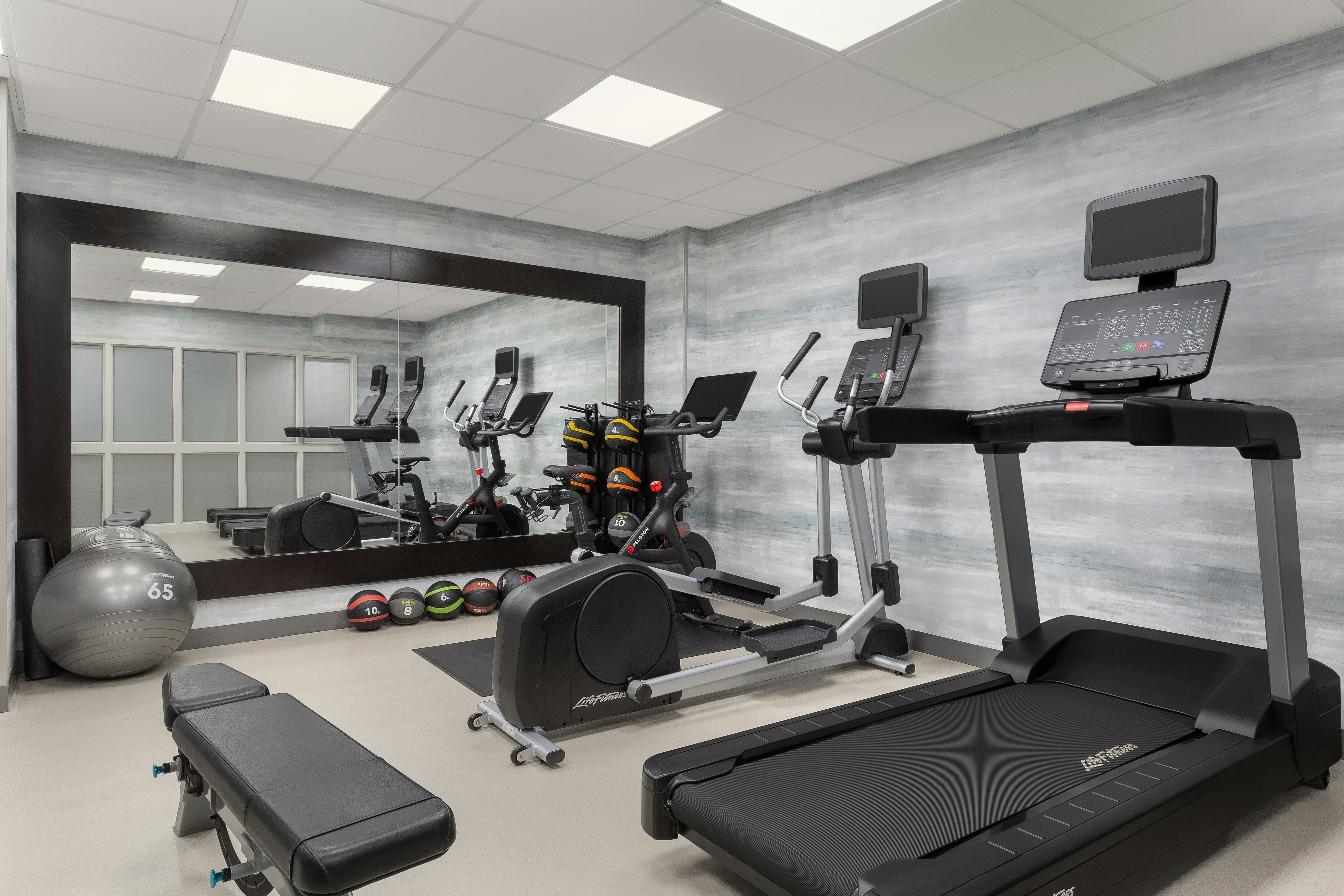 Homewood Suites By Hilton Burlington 8/23