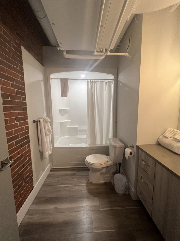 Station 1 - Suites Boutique Hotel 48/50