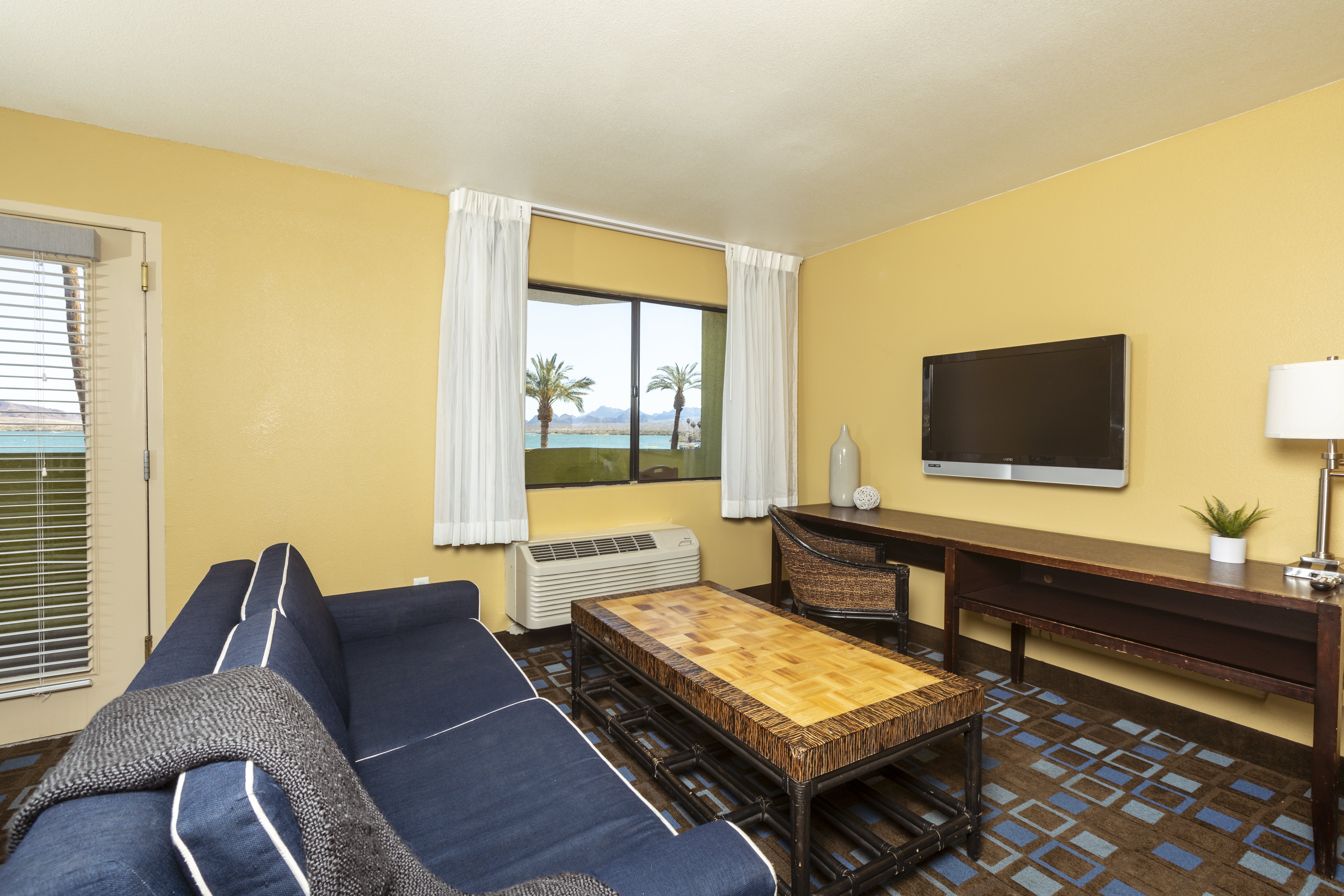 The Nautical Beachfront Resort 57/70