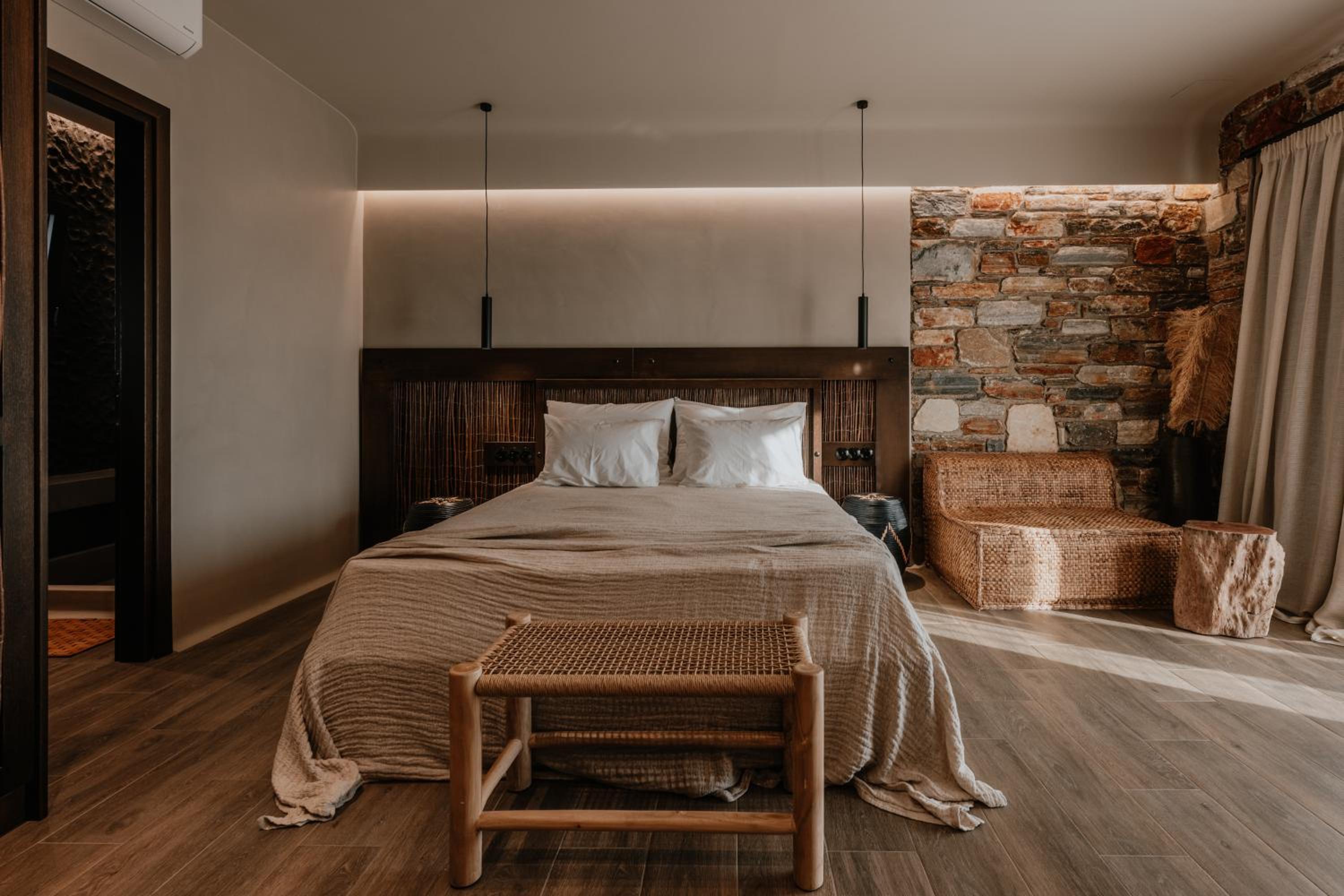 Executive, Suite, Hot Tub, Pool Access