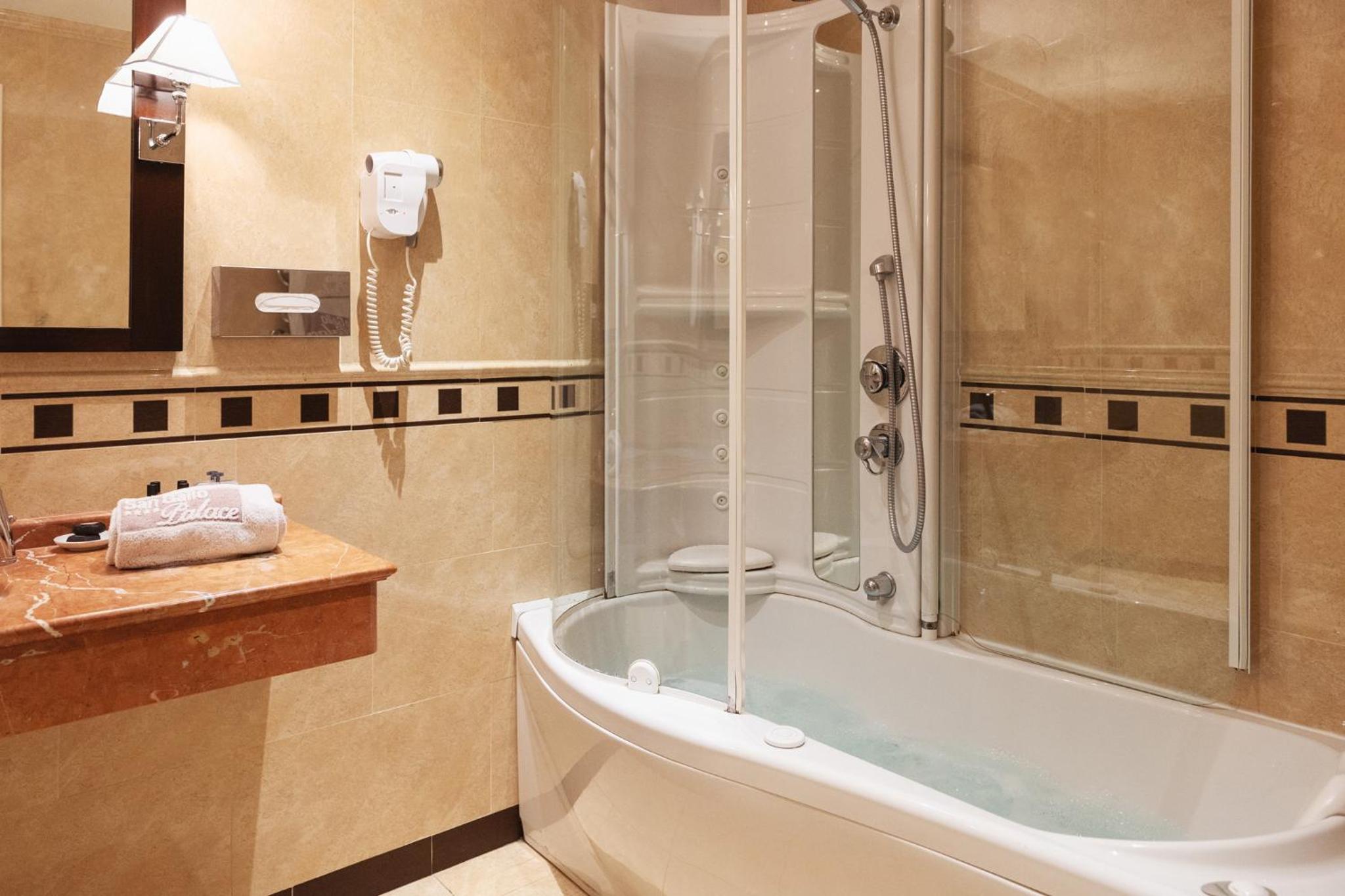 جناح جونيور بسرير كوين، Allegroitalia San Gallo Palace 10/10