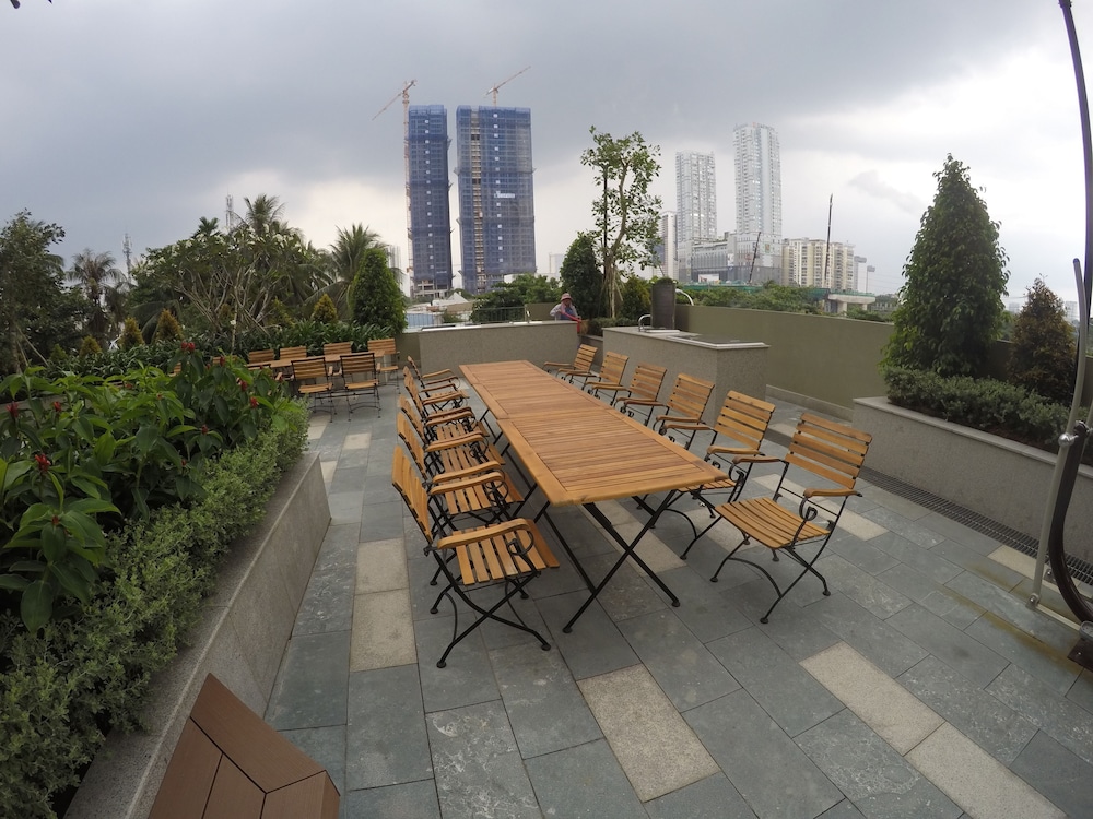 Riverfront Osis Resort Balcony 15/26