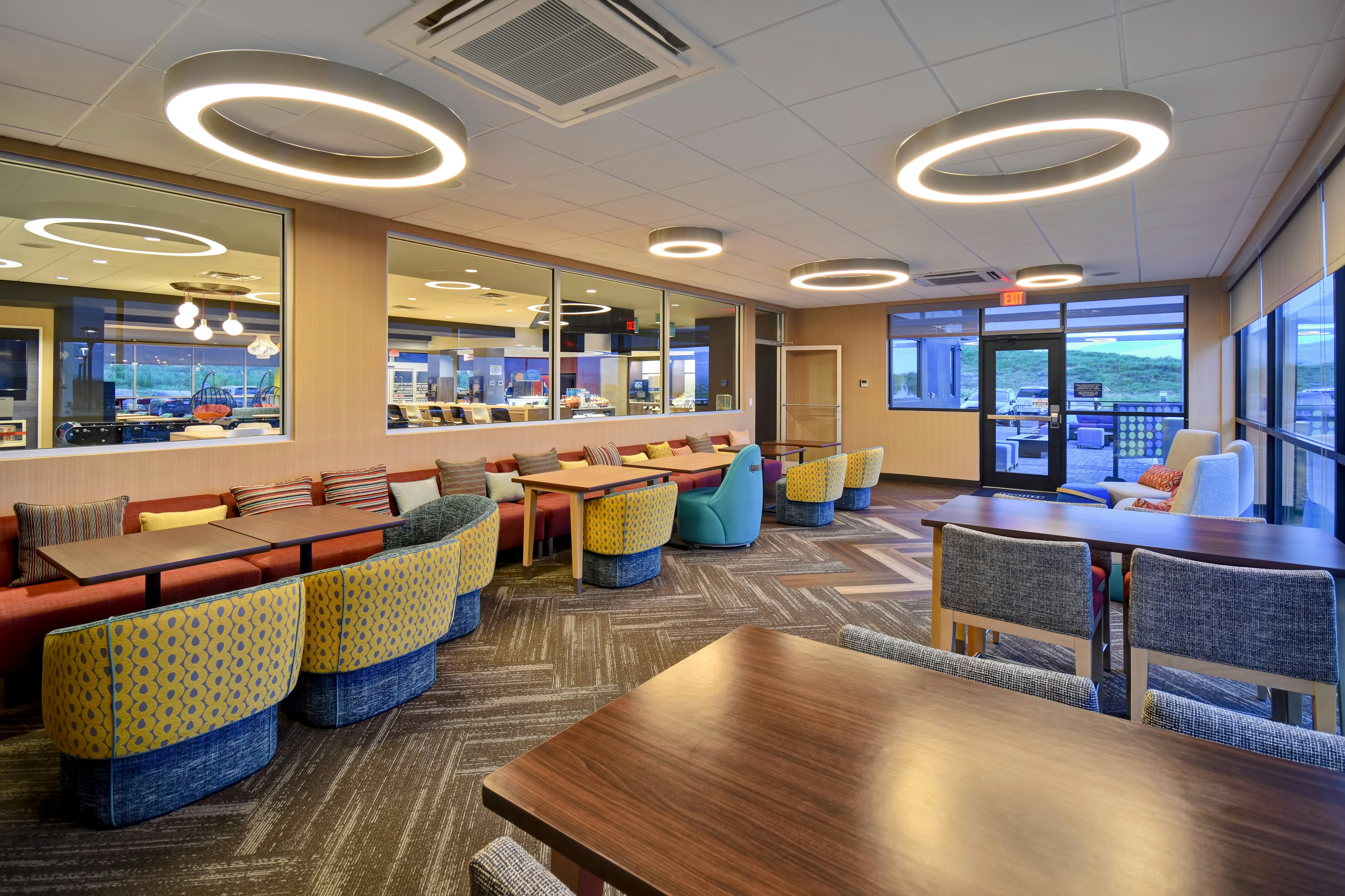 Tru by Hilton Pigeon Forge, TN 38/55