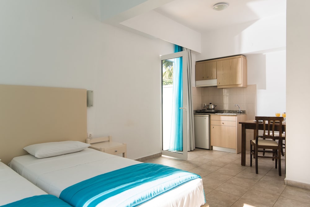 Ibiscus Hotel Malia 12/61