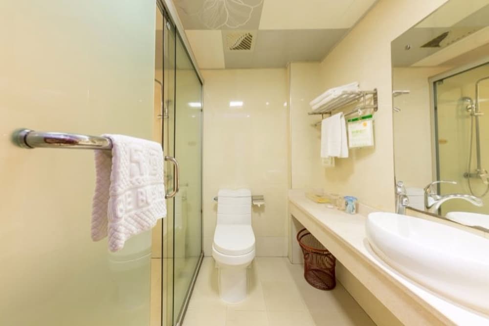 Rong Le Business Hotel 7/33