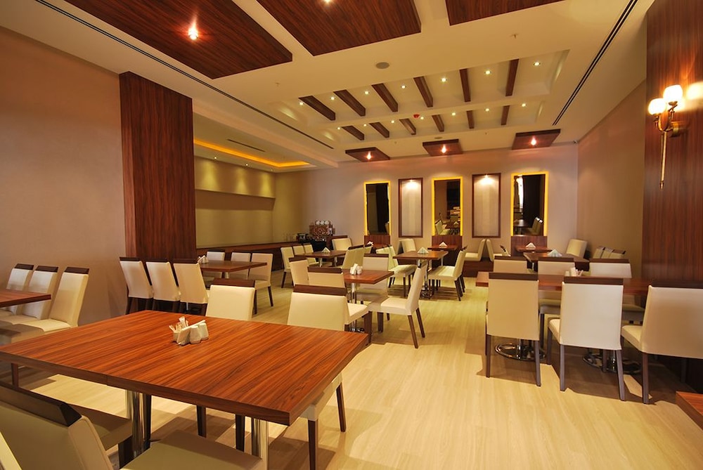 Madame Tadia Hotel 34/43