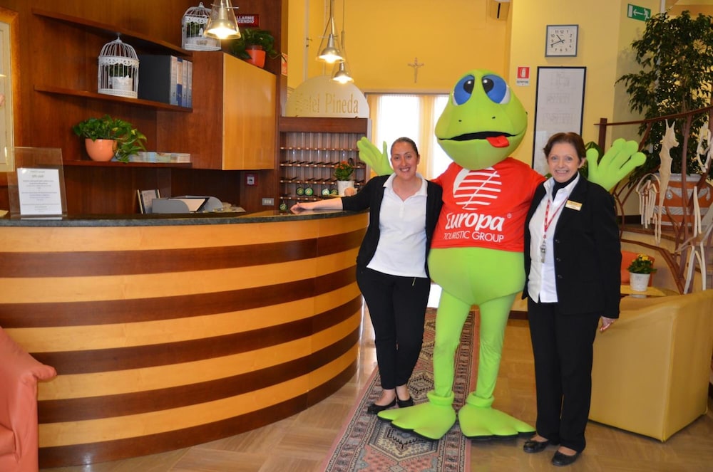 Aparthotel Pineda 6/55